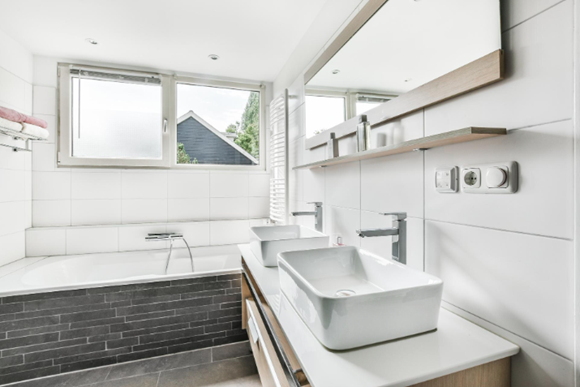 Smart Bathroom Remodeling Ideas That Add Comfort and Value to Your Home